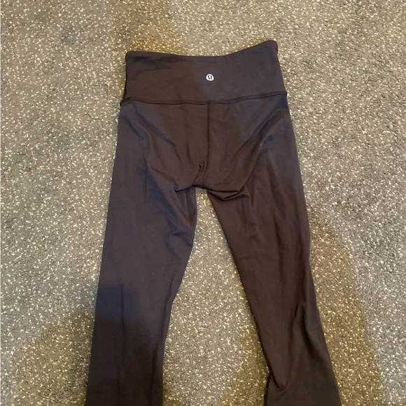 Cropped lululemon align leggings - Picture 3 of 3